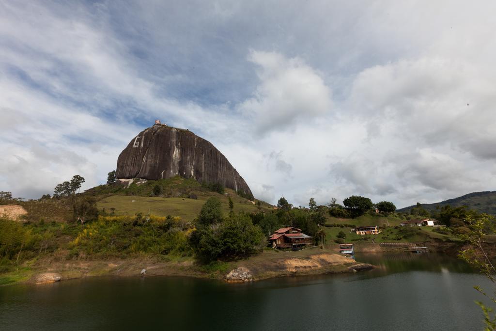 Casa Galeria Guatape Villa ภายนอก รูปภาพ